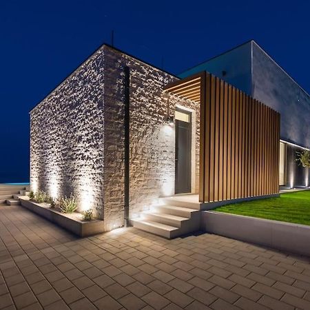 Villa Rovni By Istrialux Ravni Exterior photo
